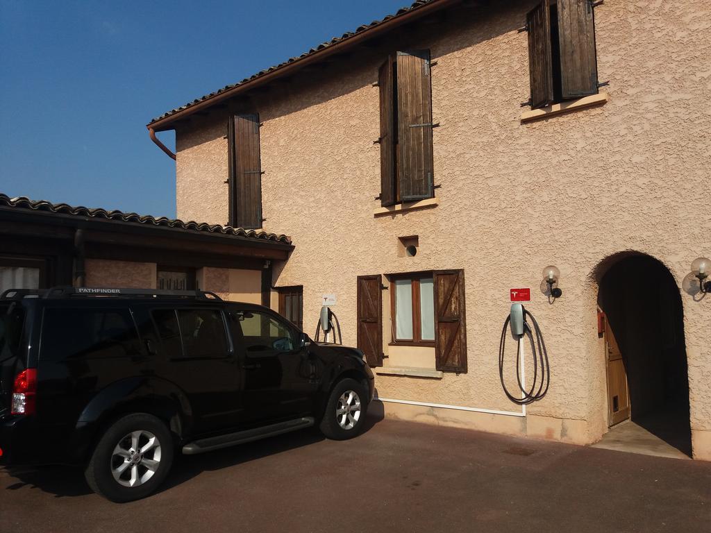 Le Relais Des Dix Crus - Logis Hotel B&B Corcelles-en-Beaujolais Exteriör bild